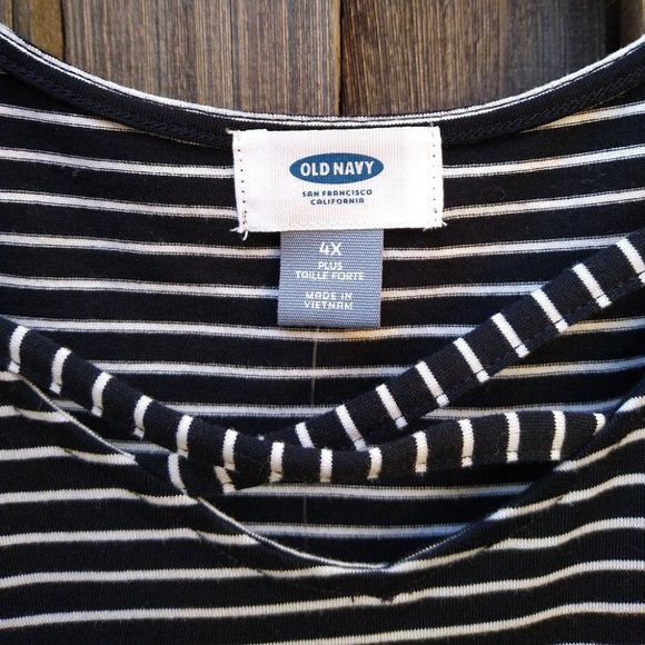 Old Navy Black & White Striped V-Neck Tank Top Criss-Cross Front Size 4X Plus NW - Picture 3 of 8